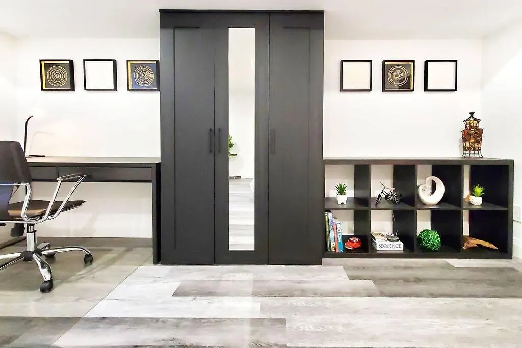Renovated Guest Suite Near The Lake & High Park In Toronto! 0*, Toronto Kanada