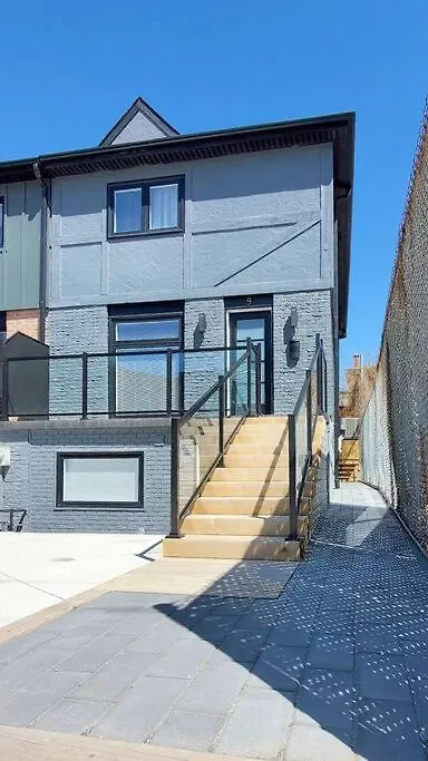 Renovated Guest Suite Near The Lake & High Park In Toronto! Lägenhet Toronto